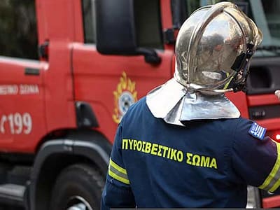 Φωτιά στο Βαρικό προξένησε σοβαρές ζημιές σε οίκημα και κουζίνα καταστήματος αναψυχή