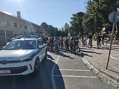 To Τμήμα Τροχαίας Κοζάνης πραγματοποίησε δράση κυκλοφοριακής αγωγής, σε παιδιά που κινήθηκαν με τα ποδήλατά τους 18 To Τμήμα Τροχαίας Κοζάνης πραγματοποίησε δράση κυκλοφοριακής αγωγής, σε παιδιά που κινήθηκαν με τα ποδήλατά τους